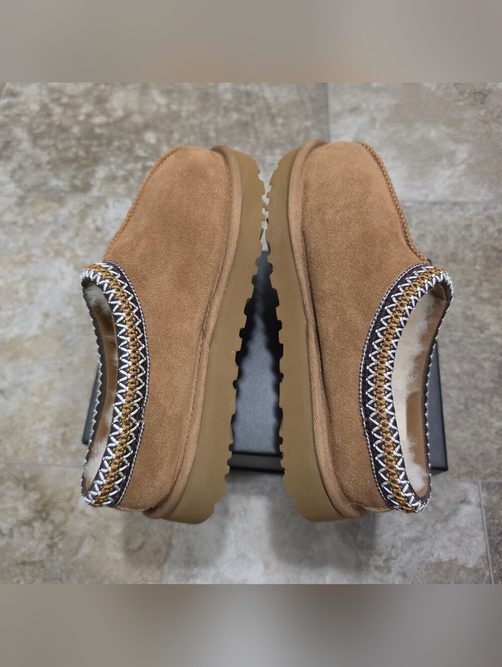 UGG Tasman Slipper / Women's Size 6 - Picture 4 of 7